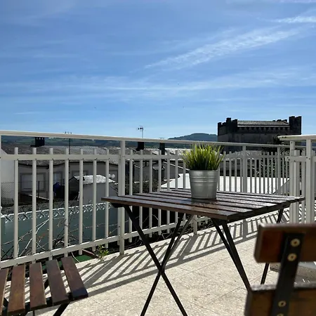 Casa Grande Do Costureiro-Para Grupos En Portomarin Con Terraza Y Vistas Holiday home *