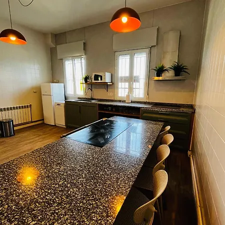 Casa Grande Do Costureiro-para Grupos En Con Terraza Y Vistas بيت للعطل بورتومارين
