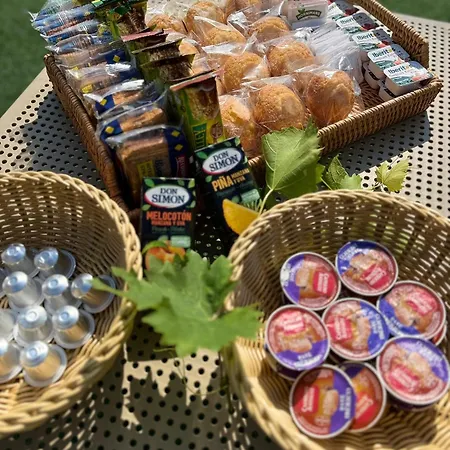 Casa Grande Do Costureiro-para Grupos En Con Terraza Y Vistas Hébergement de vacances Portomarín