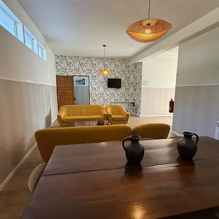 Casa Grande Do Costureiro-para Grupos En Con Terraza Y Vistas Portomarin
