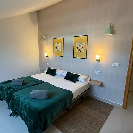 Casa Grande Do Costureiro-para Grupos En Con Terraza Y Vistas Hébergement de vacances *