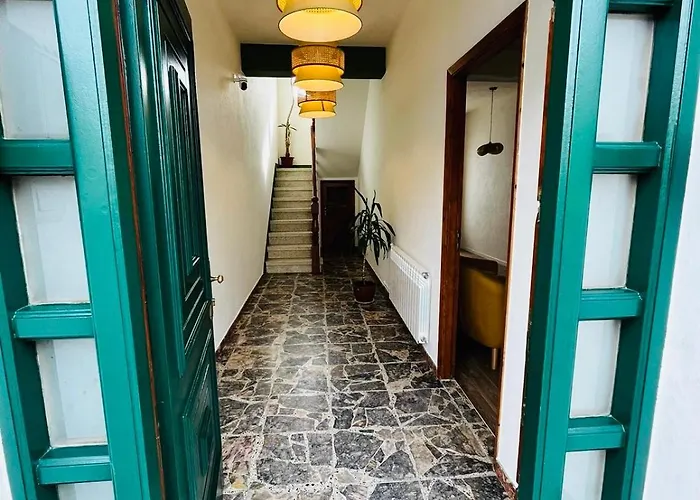 Casa Grande Do Costureiro-para Grupos En Con Terraza Y Vistas Hébergement de vacances Portomarín