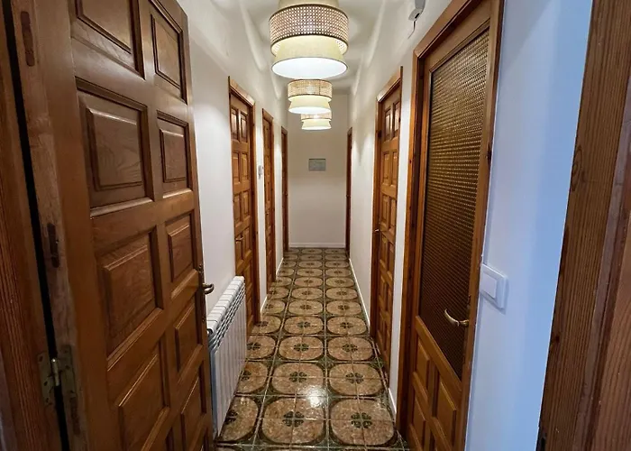 Casa Grande Do Costureiro-para Grupos En Con Terraza Y Vistas Portomarín