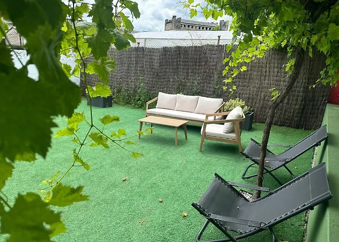 Casa Grande Do Costureiro-para Grupos En Con Terraza Y Vistas Hébergement de vacances Portomarín