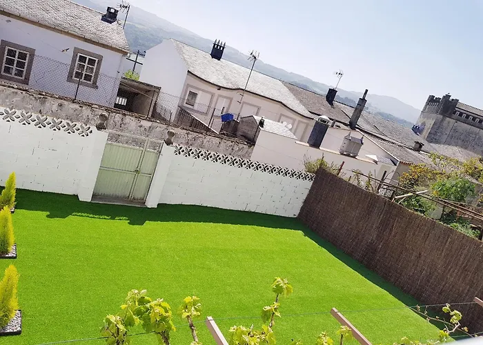Hébergement de vacances Casa Grande Do Costureiro-para Grupos En Con Terraza Y Vistas Portomarín